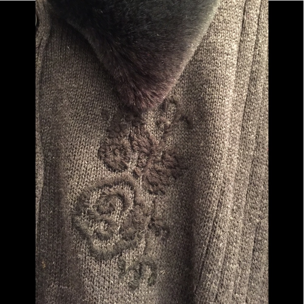 Embroidered button down sweater, gray/black 2X EUC - Picture 3 of 5